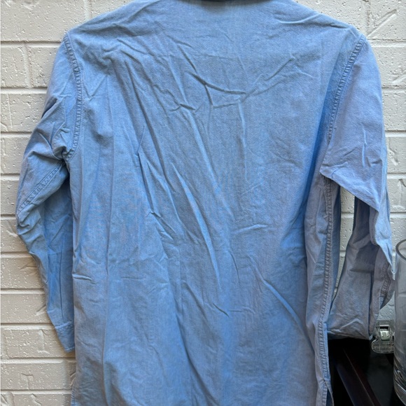 Warner Brothers Studio chambray preowned women’s Tweety Bird shirt size xs - Picture 6 of 7